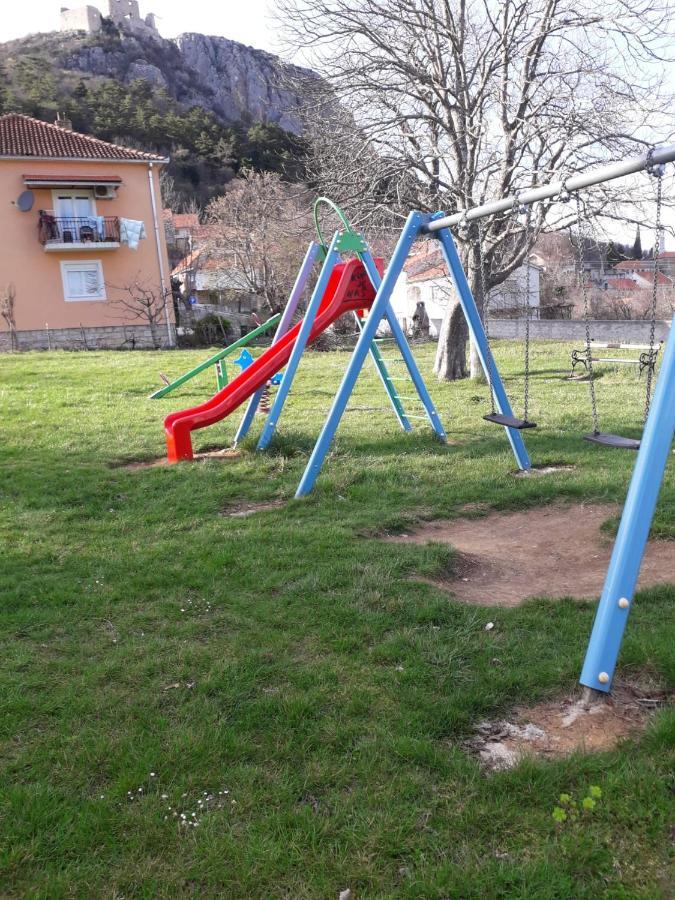 Villa Kuca Za Odmor Varos à Vrlika Extérieur photo
