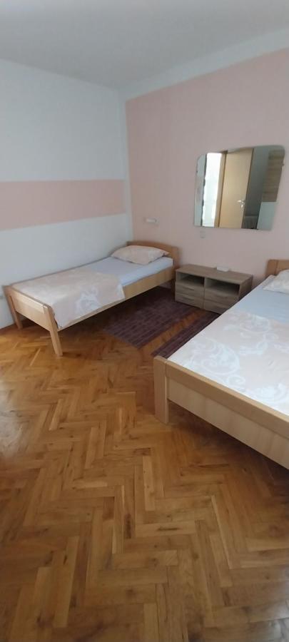 Villa Kuca Za Odmor Varos à Vrlika Extérieur photo